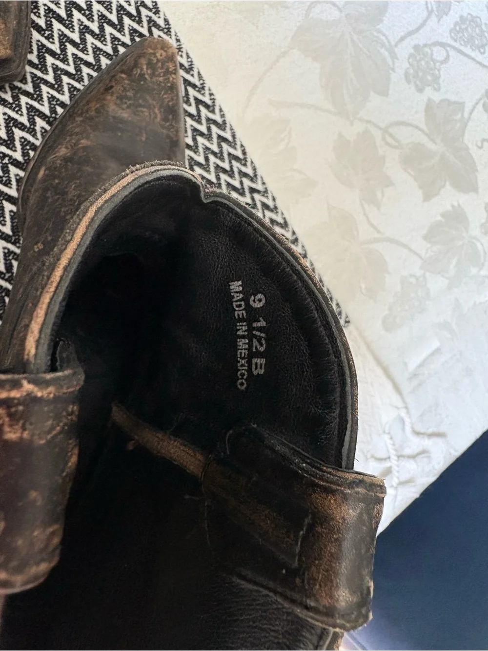 Cavender’s Rustic Brown Leather Cowboy Booties 9.5